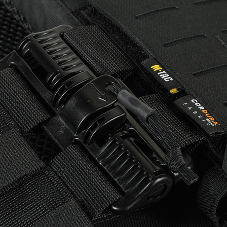 M-Tac Plate Carrier Cuirass FAST QRS Gen.II 2M ROC -soljella ja Cordura 500D -materiaalilla laattasuojaa varten.