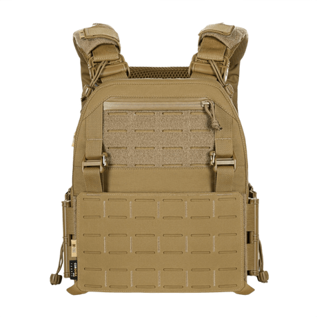 M-Tac Plate Carrier Cuirass FAST Elite Gen.II tan-värissä, Cordura 500D ja pikalukot, nähty edestä.