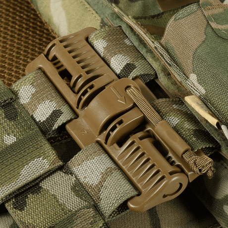 2M ROC -pikalukko M-Tac Plate Carrier Cuirass FAST XL QRS:ssa helppoon säätöön ja käyttöön.