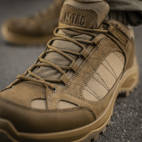 M-Tac Sneakers Tactical Demi-Season Pro Line i brun suede og Cordura med Vibram-sål for holdbarhed og greb under alle forhold.