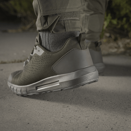 M-Tac Summer Pro Sneakers til udendørs brug, slidstærke åndbare sko med EVA-skumsål, gummiforstærkning, og mesh-ventilation.