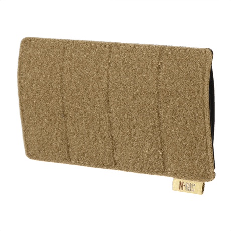 M-Tac Tactical Morale Patches Display Board muovipohjalla MOLLE-järjestelmiin, sopii tarrojen järjestämiseen, mitat 160 x 85 mm.