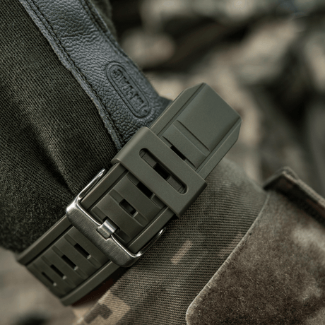 M-Tac Tactical Ur med Kompas 2233 ABS-muovissa, sopii ulkoiluun ja taktiseen käyttöön, 5ATM vedenkestävyys.