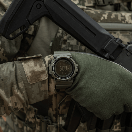 M-Tac Tactical Ur Kompas 2233 taktisessa ulkoilutaustassa en