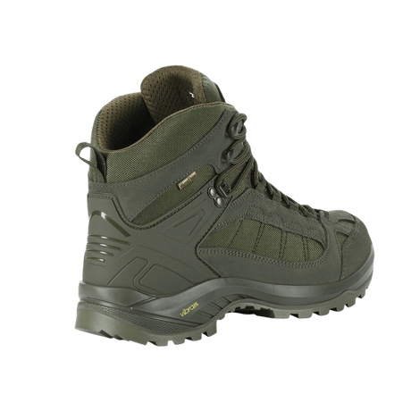 M-Tac Taktiske Demi-Season Støvler Pro Line vihreänä, kulutusta kestävällä suede- ja Cordura-päällisellä sekä patentoidulla Vibram-pohjalla.