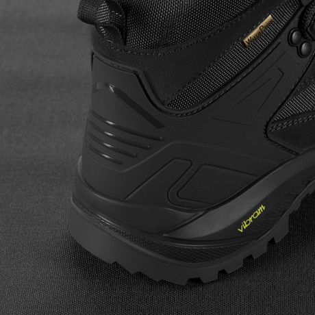 M-Tac Taktiske Demi-Season Støvler Pro Line Vibram-pohjalla, suunniteltu taktisiin tehtäviin ja vaellukseen, lähikuva kantapäästä.