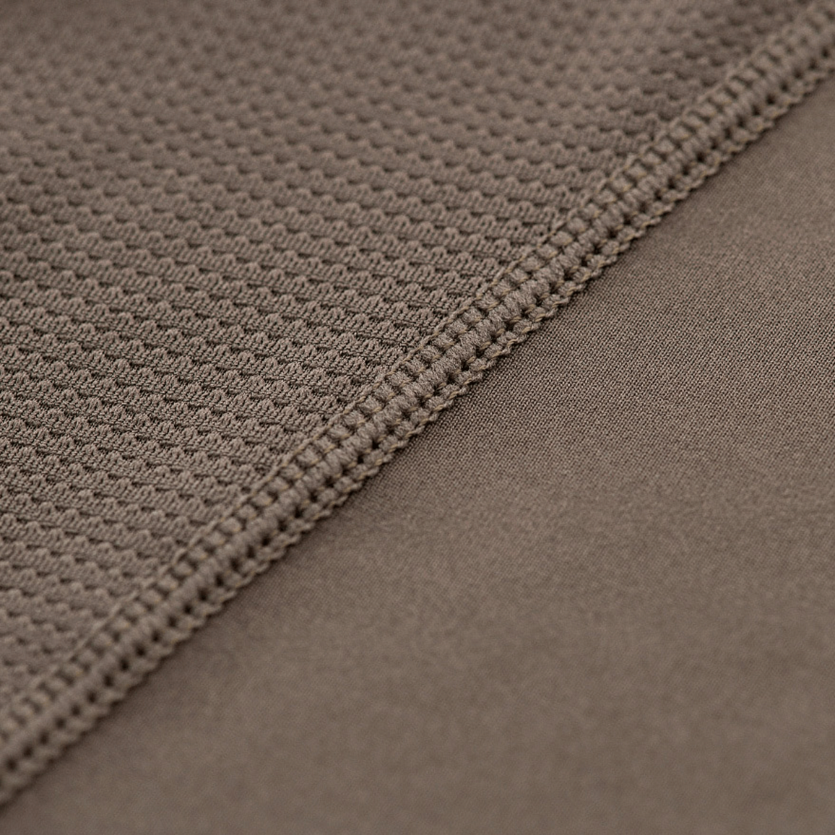 Detalje af M-Tac Ultra Vent Kortærmet termot-shirt materiale, der viser letvægt og åndbarhed.