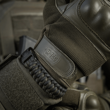 M-Tac Handsker Assault Tactical Mk.4 i ægte læder forstærket håndflade, justerbar velcro manchet for sikker pasform.