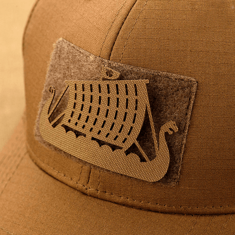 M-Tac Patch Drakkar Laser Cut – viikinkilaiva esittää viikinkilaivan hatussa.