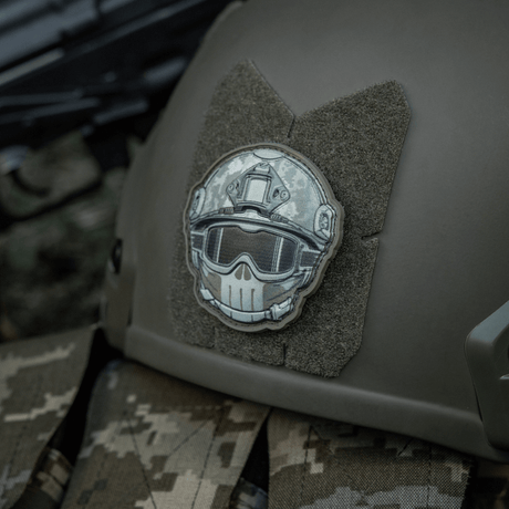 M-Tac Patch Emoji #20 3D-efektillä kypärässä, PVC-materiaali, taktinen ja hauska morale-tarra Velcro-kiinnityksellä.