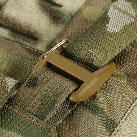 M-Tac Plate Carrier Cuirass FAST XL QRS ROC-pikakiinnittimellä Cordura-kankaassa.