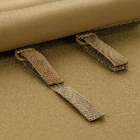 M-Tac taske til Bundeswehr liggeunderlag i robust materiale med velcrolukning, designet til transport og komfort, galleri position 1.