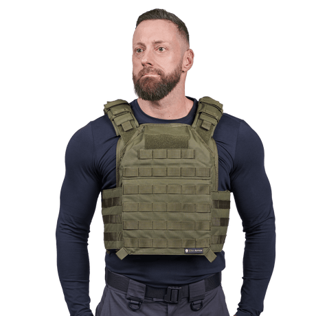 EA Plate Carrier Grøn i galleri position 1 med modulært bæresystem, NIJ-certificeret stik- og skudsikker vest i slidstærkt materiale.