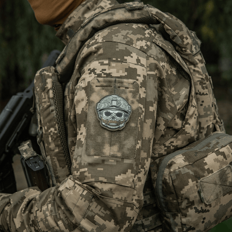 M-Tac Patch Emoji #4 camo-takissa Velcro-kiinnityksellä, hauska moraalimerkki 3D-efektillä. Sopii varusteisiin tai vaatteisiin. PVC.