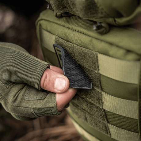 M-Tac Patch Medic PVC 3d kiinnitetään en sotilasliiviin velcro-kiinnityksellä, joustava PVC-materiaali.