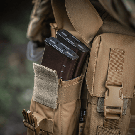 M-Tac Dobbelt Magasin Taske med Fastex Lukning i Cordura 500D til AR- og AK-magasinved opbevaring. Ideel til outdoor-brug.