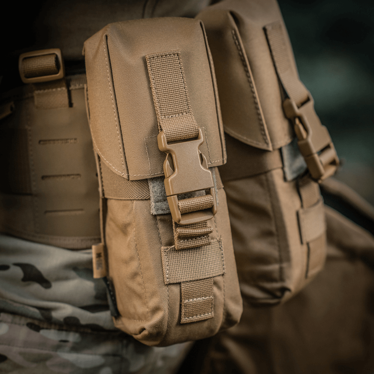 M-Tac Dobbelt Magasin Taske med Fastex Lukning til AR- og AK-magasiner, lavet af Cordura 500D for outdoor og militær brug