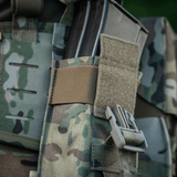 M-Tac Dobbelt Magasin Taske med Fastex Lukning i camouflagemønster, ideel til AR- og AK-seriens magasiner, militær og outdoor-aktiviteter.