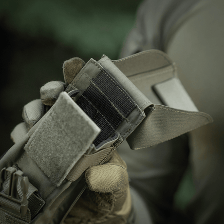 M-Tac Dobbelt Magasin Taske med Fastex Lukning til AR- og AK-magasintransport, holdbar Cordura 500D, ideel til sikkerhed og militær.