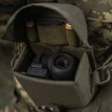 M-Tac Taske til Natkikkert PVS-14 med beskyttende design og elastiske stropper til sikker transport af natkikkertudstyr.