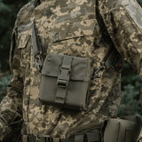 M-Tac Taske til Natkikkert PVS-14 monteret på camouflageuniform for sikker opbevaring og transport af natkikkertudstyr.