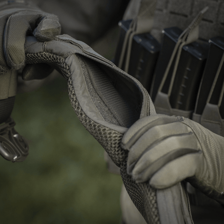 M-Tac War Belt ARMOR, taktisk bæltedesign demonstreret i felt, holdbart Cordura 500D med MOLLE-webbing, militærudstyr.