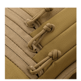 Detalje af M-Tac Carry Sling Taske Elite Gen.IV med Velcro, viser  lynlåse og materiale i sandfarve. Perfekt til diskret våbenbæring.