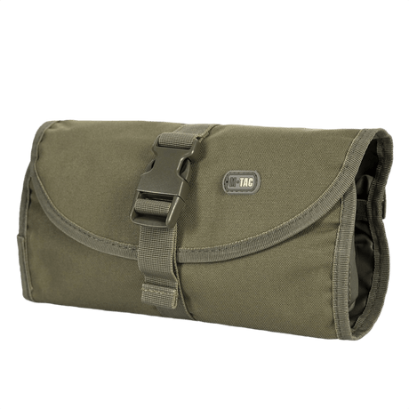 M-Tac Toilettaske i grøn med kompakt design til opbevaring af personlige hygiejneartikler, perfekt til rejser og daglig brug.
