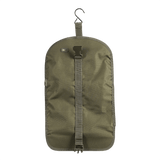 M-Tac Toilettaske i olivengrøn, designet til praktisk opbevaring af personlige hygiejneartikler til rejse og daglig brug.