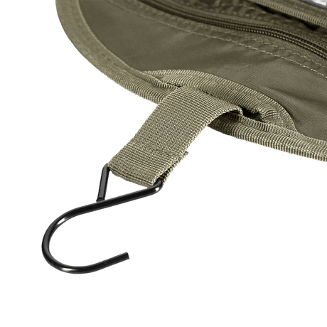 M-Tac Toilettaske med krog til ophængning, praktisk til rejser og opbevaring af toiletartikler, foldes kompakt og rummelig ved brug.