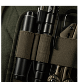 M-Tac Hook & Loop Low Profile Admin Panel med elastiske holdere til taktisk pen og multitool, ideel til organisering i rygsæk.