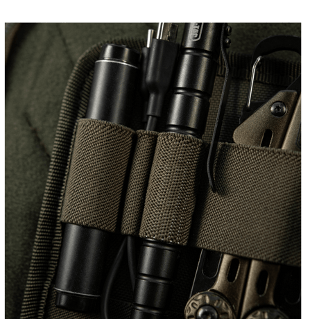 M-Tac Hook & Loop Low Profile Admin Panel med elastiske holdere til taktisk pen og multitool, ideel til organisering i rygsæk.