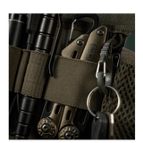 M-Tac Hook & Loop Low Profile Admin Panel med elastiske holdere til taktisk pen, lommelygte og multitool i en taske.