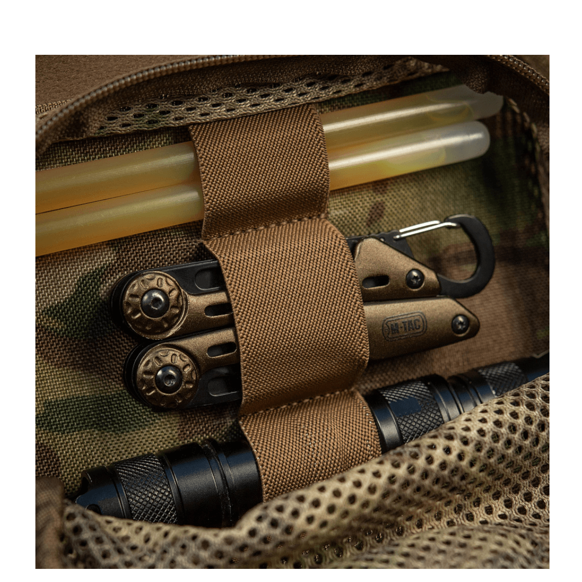 M-Tac Hook & Loop Utility Panel med organiseret lomme til værktøjer og gear, perfekt til tasker og rygsække med hook-loop fastgørelse.