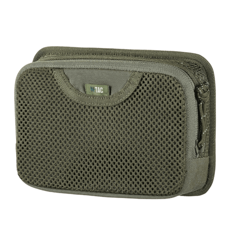 M-Tac Hook & Loop Utility Panel med lynlåslomme og netfront, ideel til organisering af småting i tasker og rygsække, måler 19 x 13 cm.