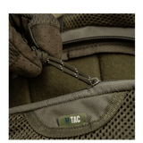 M-Tac Hook & Loop Utility Panel i brug med lynlåslomme åbnet. Ideel til taskeorganisation og opbevaring.