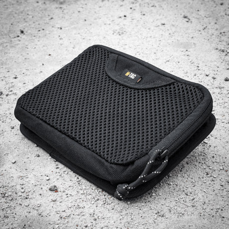 M-Tac Hook & Loop Utility Panel med lynlåslomme, perfekt til at organisere småting i en taske eller rygsæk, sort og rektangulær design.