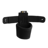 M-Tac Baton Pouch Elite i robust nylon, designet til batoner, sikrer hurtig adgang og sikker opbevaring, ideel til politi og sikkerhed.