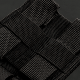Nærbillede af M-Tac Mag Drop Pouch Elite med MOLLE-fastgørelser til sikker magasinopbevaring og hurtig tømning.