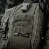 M-Tac Medical Pouch Elite Rip Off taktisk førstehjælpstaske med elastiske stropper til kritiske situationer.