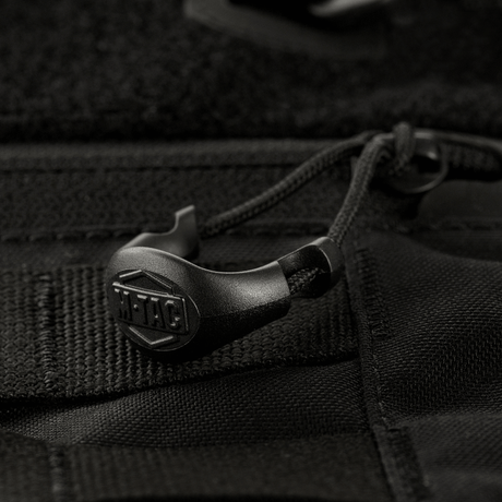 Detalje af M-Tac Rygsæk Gen.II Elite Large i slidstærk Cordura-materiale med stærk syning og lynlåsudtræk detaljeret visning.