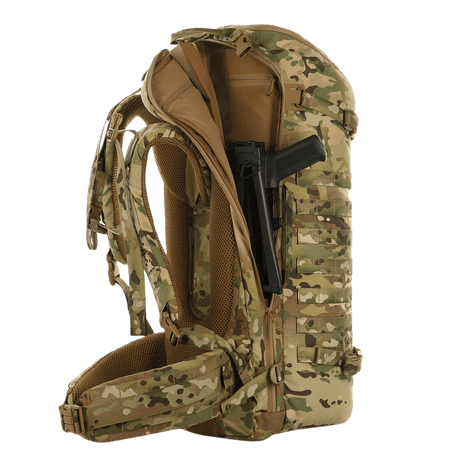 M-Tac Rygsæk Gen.II Elite Large i camouflagedesign, åbnet for at vise indvendige rum til opbevaring af våben, fremstillet af holdbar Cordura.