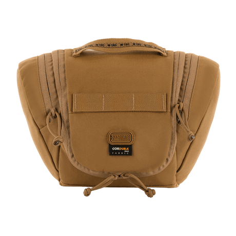 M-Tac Toilettaske Elite Gen.II i camel farve, kompakt design til opbevaring af hygiejneartikler og småting under rejser.