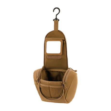 M-Tac Toilettaske Elite Gen.II i beige, fremvist åben med kroge til ophæng, designet til hygiejneartikler og småting, kompakt og praktisk.