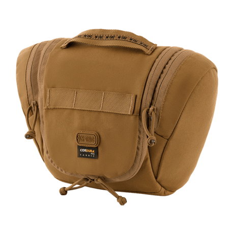 M-Tac Toilettaske Elite Gen.II i beige med flere rum til hygiejneartikler og småting, praktisk og kompakt for rejser og opbevaring.