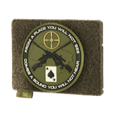 M-Tac Taktisk Morale Patch Display Board Hook og Loop Molle 120x85 med plastbase og patch fastgjort via MOLLE-system og velcro