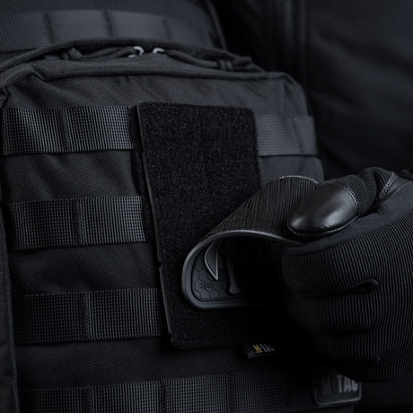 M-Tac Panel til Patches på MOLLE 80x135 til fastgørelse via MOLLE-system med hook & loop overflade, plastbase for stabilitet, 80x135 mm.