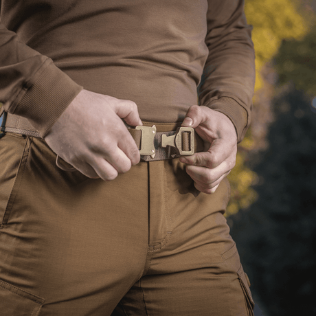 M-Tac Cobra Buckle Taktisk Bælte Laser Cut til udendørs brug med AustriAlpin COBRA lås, holdbart design til militær og politi.