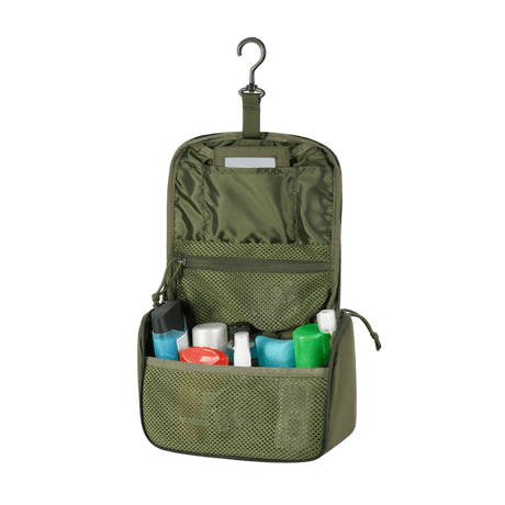 M-Tac Toilettaske i vandafvisende 600D polyester, kompakt design til opbevaring af toiletartikler, ideel til rejser og hverdag.