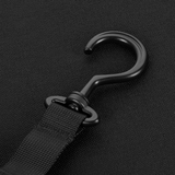 Sort krogdetalje på M-Tac Toilettaske i 600D polyester, designet til rejser og daglig brug med vandafvisende belægning.